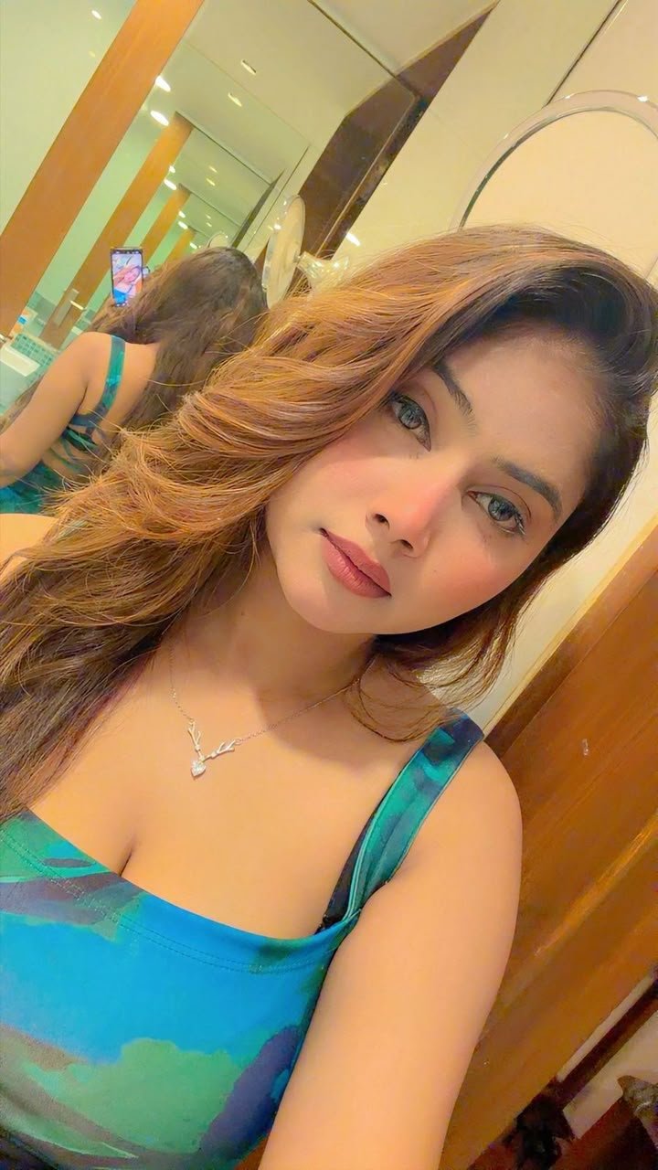 Komal in Gurgaon | 24-Year-Old Slim and Friendly Adult Call Girls